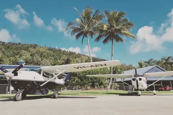1-Hour Whitsunday Islands and Heart Reef Scenic Flight - The Great Barrier Reef from low level