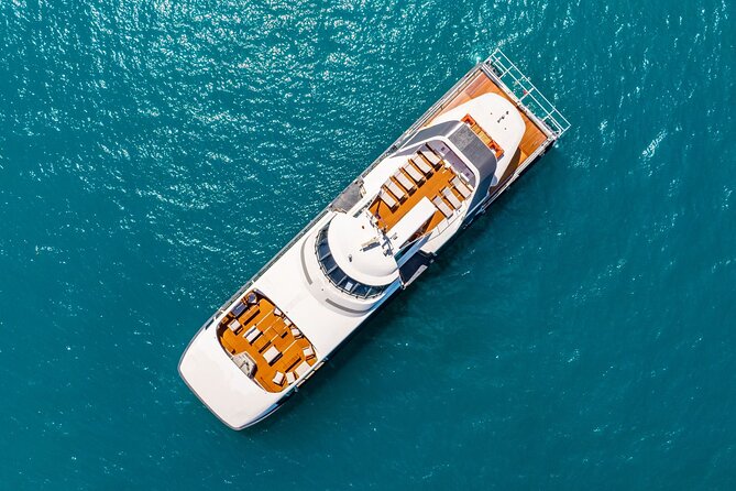 1hour Scenic Flight Heart Reef, Whitehaven Beach, Hill Inlet, GBR - The aircraft, seating, and viewing experience