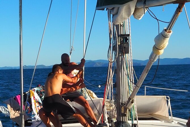 2-Night Whitsundays Sailing Cruise incl. Whitehaven Beach & Great Barrier Reef - Snorkeling at Luncheon Bay, Caves Cove, and Blue Pearl Bay
