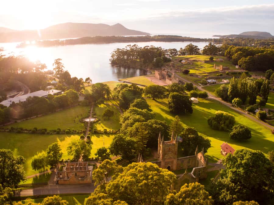 3D Tasmanian Highlights: Hobart, Port Arthur & Bruny Island - Day two: Bruny Island’s beaches, coast, and local food