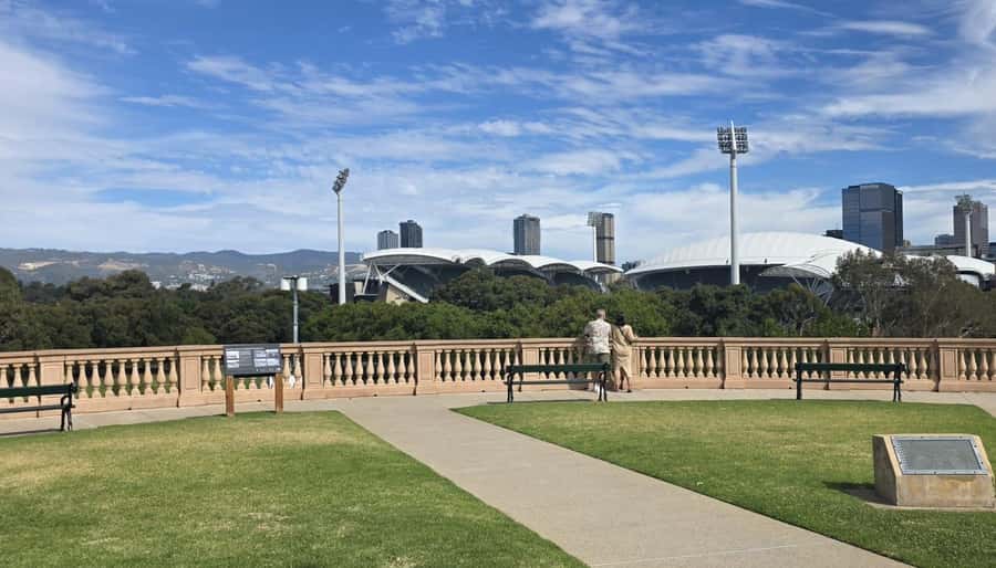 Adelaide City Highlights Half-Day Tour, Mt Lofty & Hahndorf - A short morning that covers three sides of Adelaide