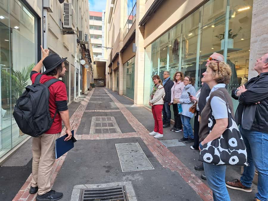 Adelaide: Guided Ultimate Walking Tour with Drink and Snack - Finishing at Adelaide Central Market
