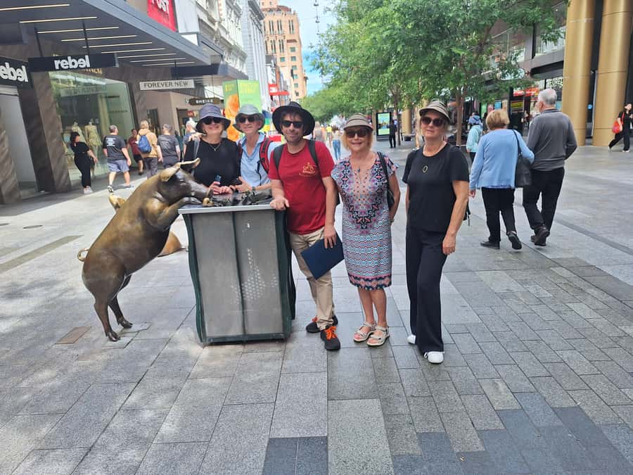Adelaide: Guided Ultimate Walking Tour with Drink and Snack - Elder Park and the riverfront connection