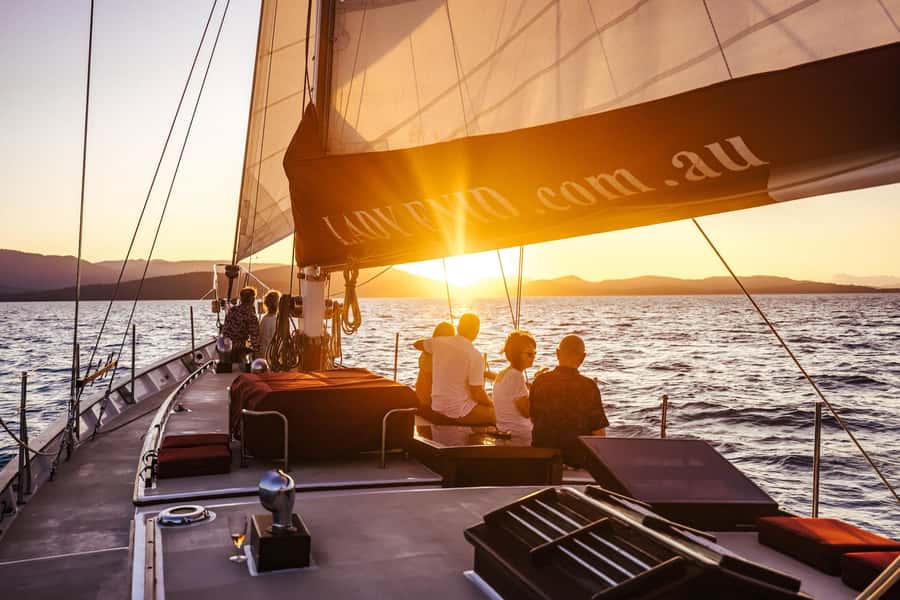 Airlie: Adults Only Sunset Sail with Aperol Spritz/Antipasto - Chasing the last light over Airlie Beach