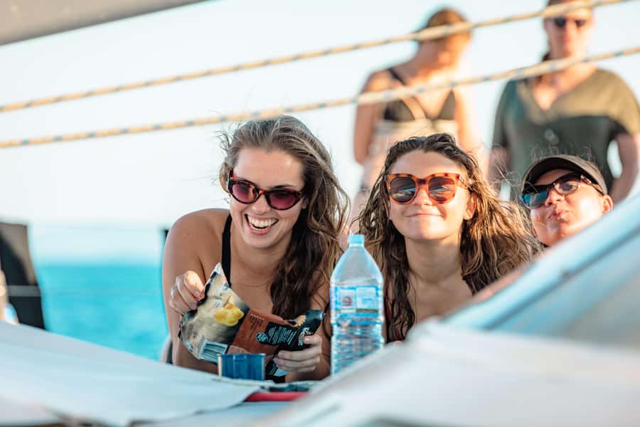Airlie Beach: 2-Day Whitsunday Islands Sailing Snorkel Tour - Quick points before you book
