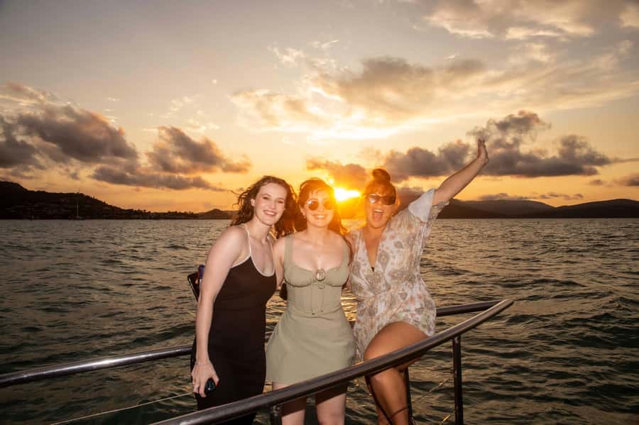 Airlie Beach: 2-Hour Sunset Cruise with Sparkling Wine - Leaving Coral Sea Marina for Pioneer Bay