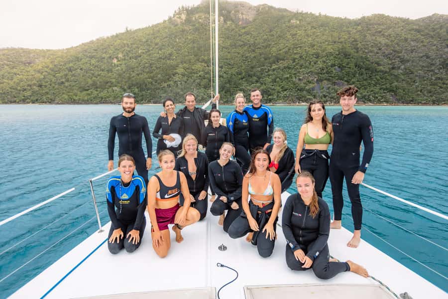 Airlie Beach: 2-Night Whitsundays Sailing Trip with Meals - Nights aboard: stars, blue lights, and warm cabins