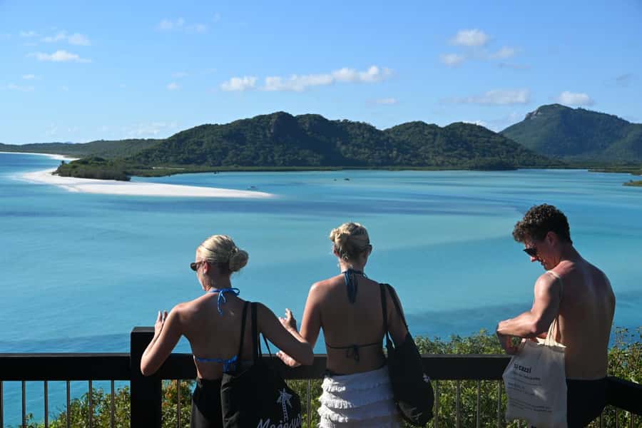 Airlie Beach: 2-Night Whitsundays Sailing Trip with Meals - Weather, timing, and what can change