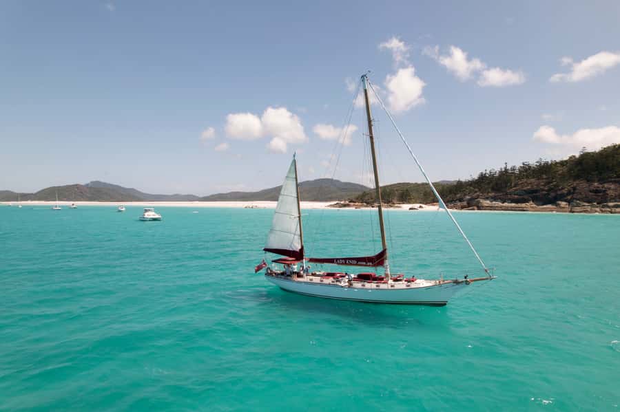 Airlie Beach: Adults-Only Whitehaven Beach Sailing Tour - Sailing through the Whitsunday Islands