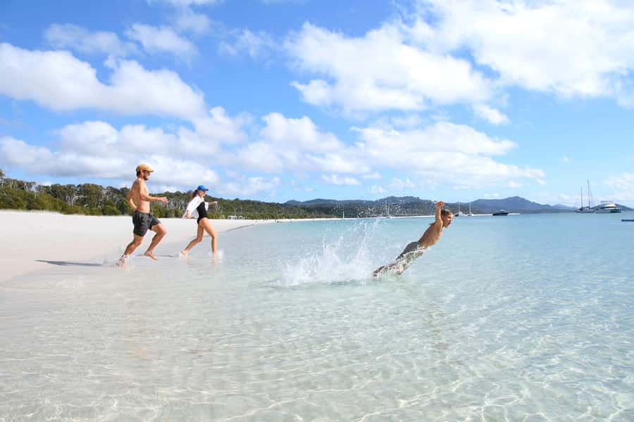 Airlie Beach: Great Barrier Reef & Whitehaven Beach Tour - Food, equipment and what to pack
