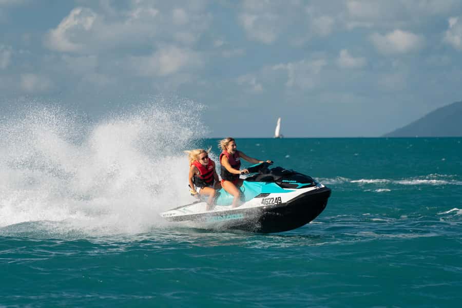 Airlie Beach: Jet Ski Safari Hour of Power and Marine Life - Looking for turtles among the Whitsunday bays