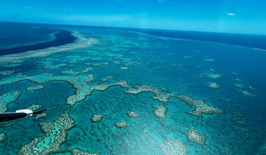Airlie Beach: Whitsundays & Great Barrier Reef Scenic Flight - Heart Reef and the Great Barrier Reef