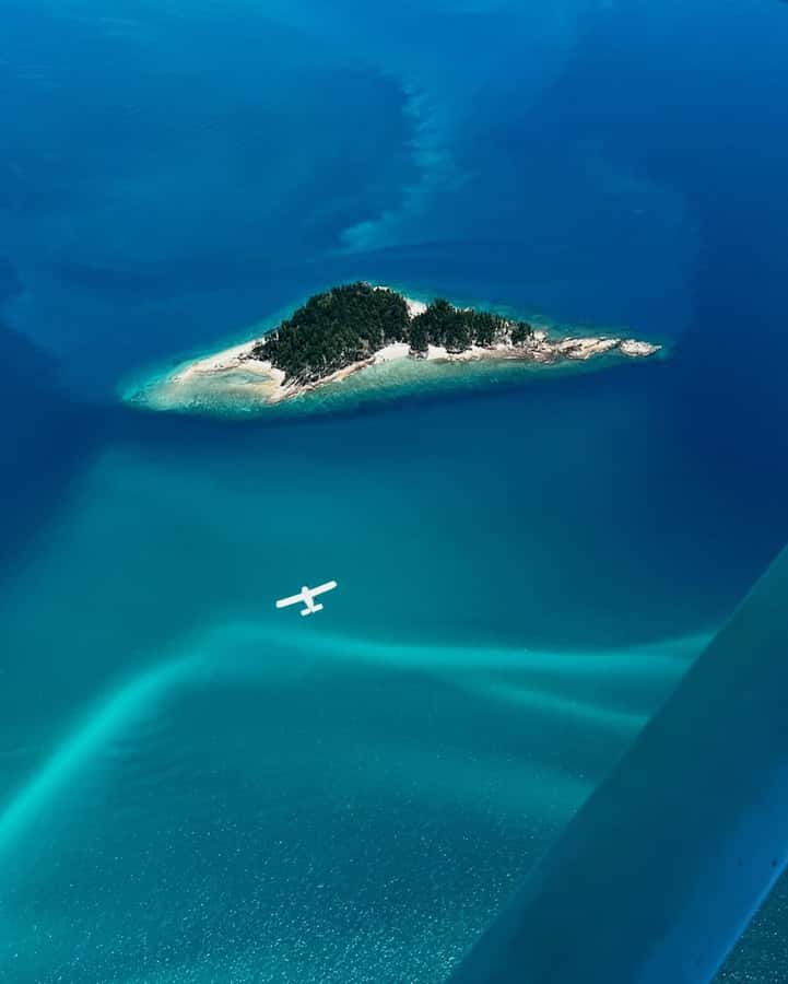 Airlie Beach: Whitsundays & Great Barrier Reef Scenic Flight - Pickup from Airlie Beach and the ride to the airport