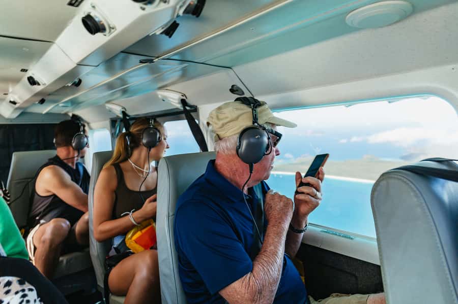 Airlie Beach: Whitsundays & Heart Reef Scenic Flight - Reaching the Great Barrier Reef and Heart Reef