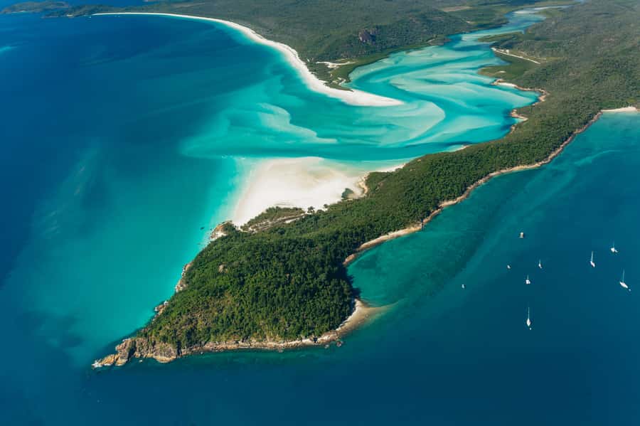 Airlie Beach: Whitsundays & Heart Reef Scenic Flight - The short transfer to Whitsunday Airport