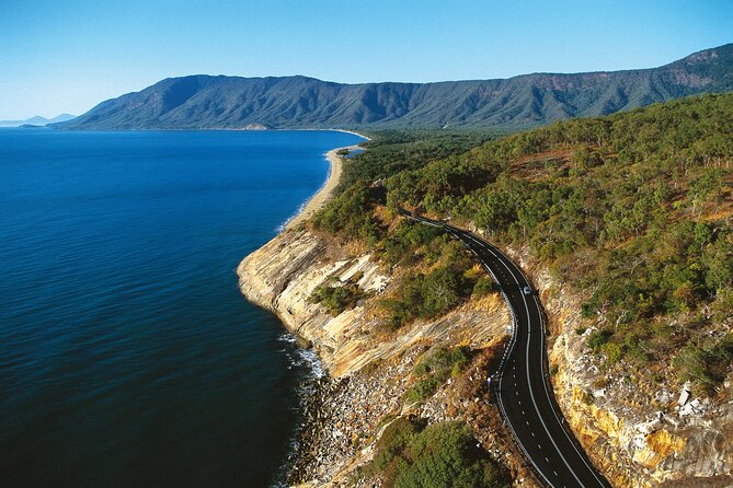 Airport Transfers between Cairns Airport and Palm Cove - The Ride North to Palm Cove