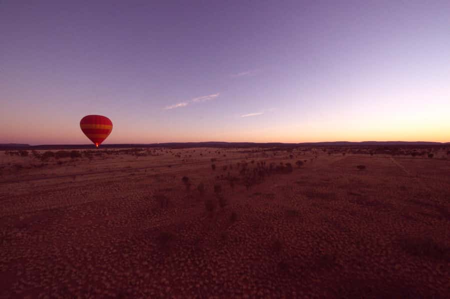 Alice Springs: Early Morning Hot Air Balloon Flight - The landing and the balloon pack-up