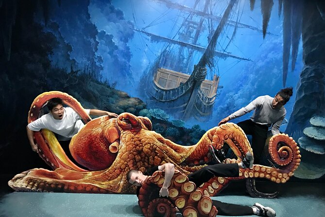 ArtVo Immersive Gallery Experience - The biggest practical drawback: bags and busy scenes