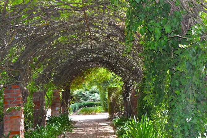 Barossa Valley Cellar Door Small Group Tour - Château Tanunda: Barossa grandeur in 45 minutes