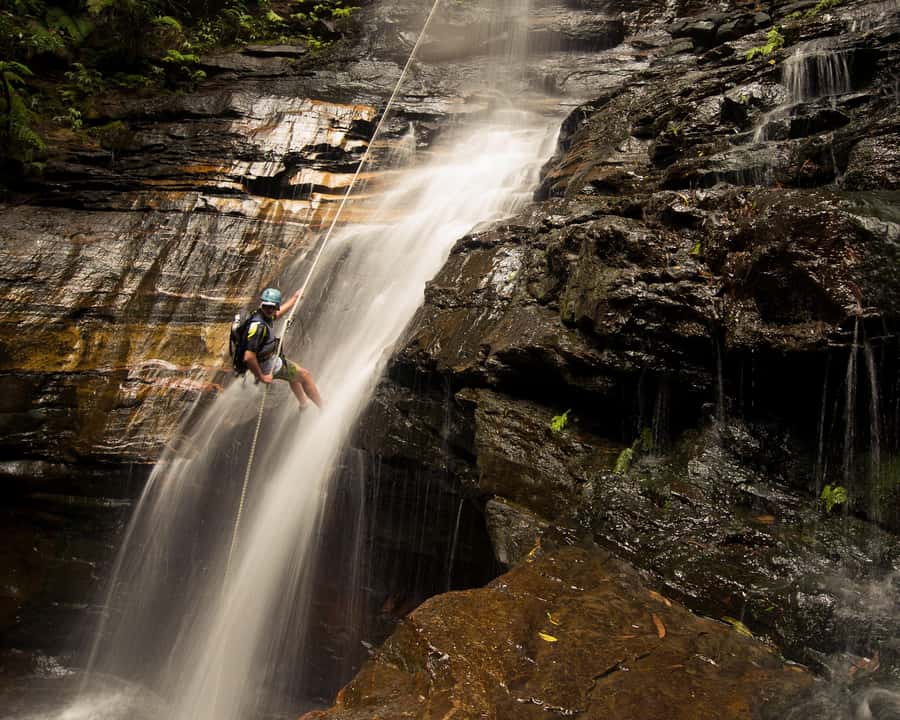 Blue Mountains: Abseiling and Canyoning Experience - Learning the ropes above the Blue Mountains