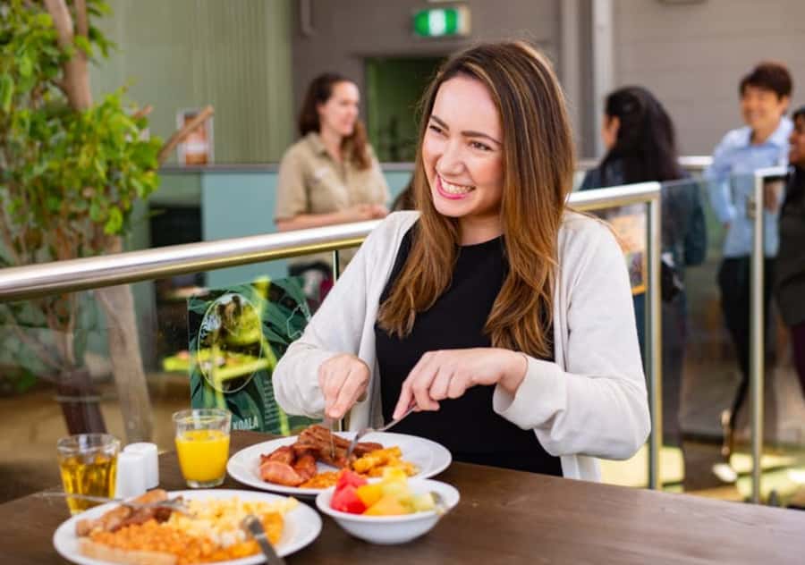 Breakfast with Koalas at WILD LIFE Zoo Darling Harbour - Key points at a glance