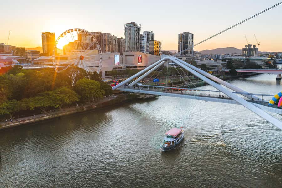 Brisbane: Cruise to Lunch Package: 10:30am-2pm (3.5hr) - The keg tapping and beer tasting