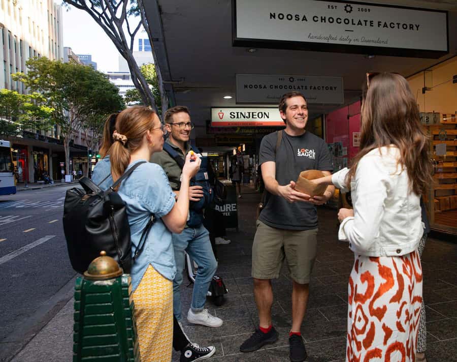 Brisbane: Small-Group 3-Hour Walking Tour with a Drink - A sweet treat adds a small local touch
