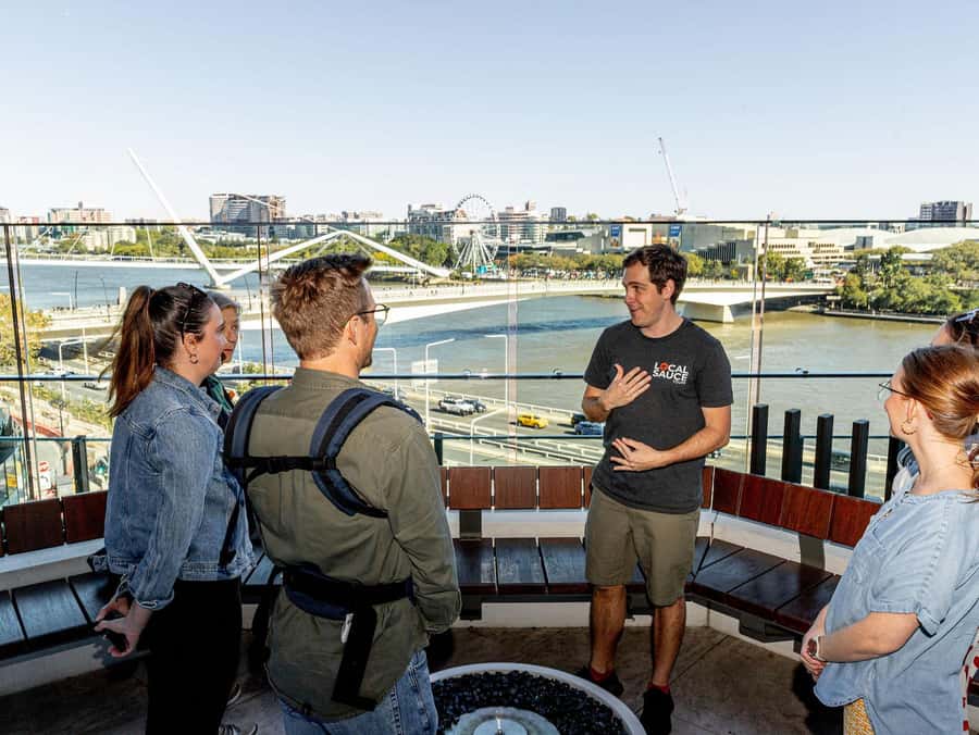 Brisbane: Small-Group 3-Hour Walking Tour with a Drink - Walking comfort, weather, and access