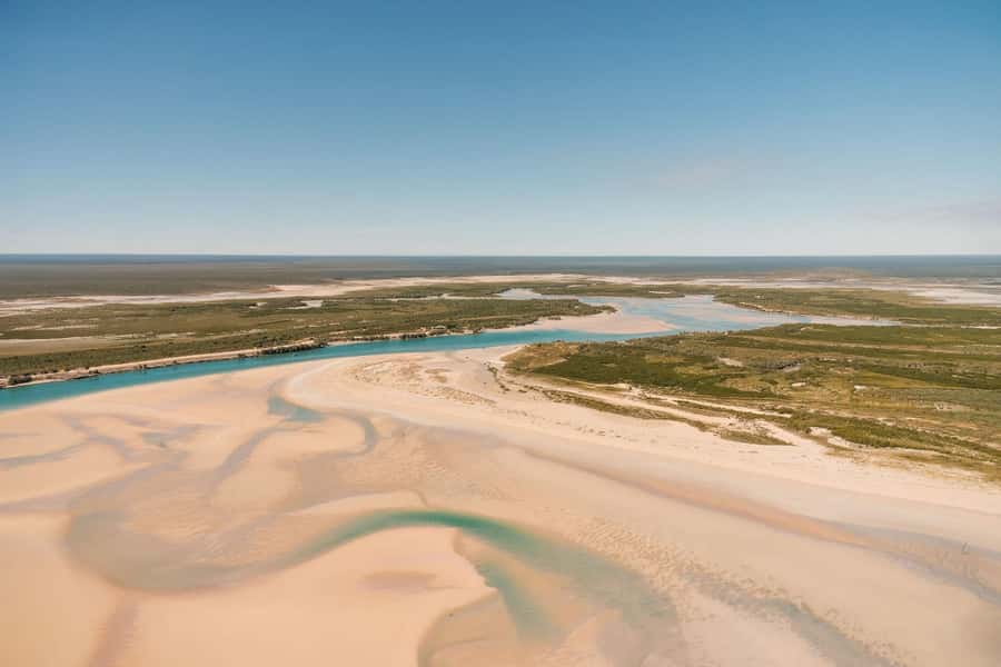 Broome: Helicopter Flight and Willie Creek Pearl Farm Tour - The return flight over Broome