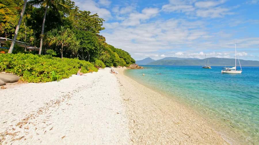 Cairns: 2-Day Great Barrier Reef and Fitzroy Island Tour - Who will enjoy this two-day combination?