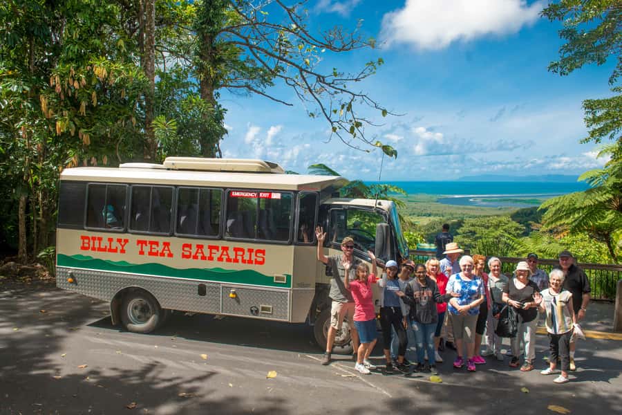 Cairns: 2-Day Great Barrier Reef & Daintree Rainforest Tour - A barbecue lunch with useful dietary choices
