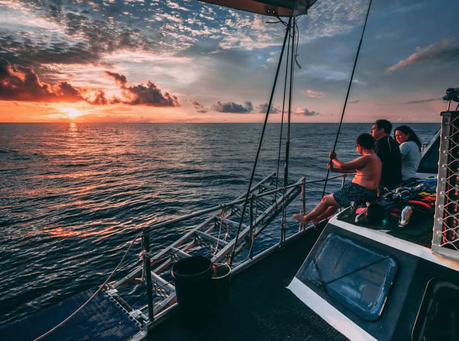 Cairns: 2-Day Great Barrier Reef Dive and Snorkel Boat Trip - What a typical first day feels like