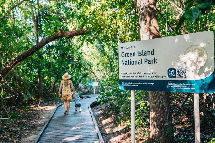 Cairns: Green Island and Seawalker Helmet Dive Combo - Making the most of your four to eight hours