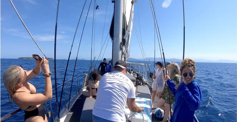 Cairns: Green Island & Great Barrier Reef Sailing Tour - Four things that make this reef trip different