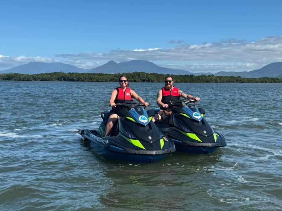 Cairns: Guided Jetski Tour 30 or 60 min - The safety briefing and first minutes on the ski