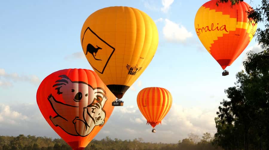 Cairns: Hot Air Balloon Flight with Transfers - Leaving Cairns before dawn