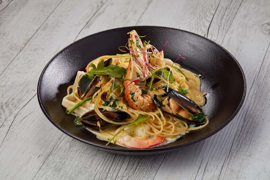 Cairns: Night at the Aquarium Guided Tour & 2 Course Dinner - Why the small-group format matters
