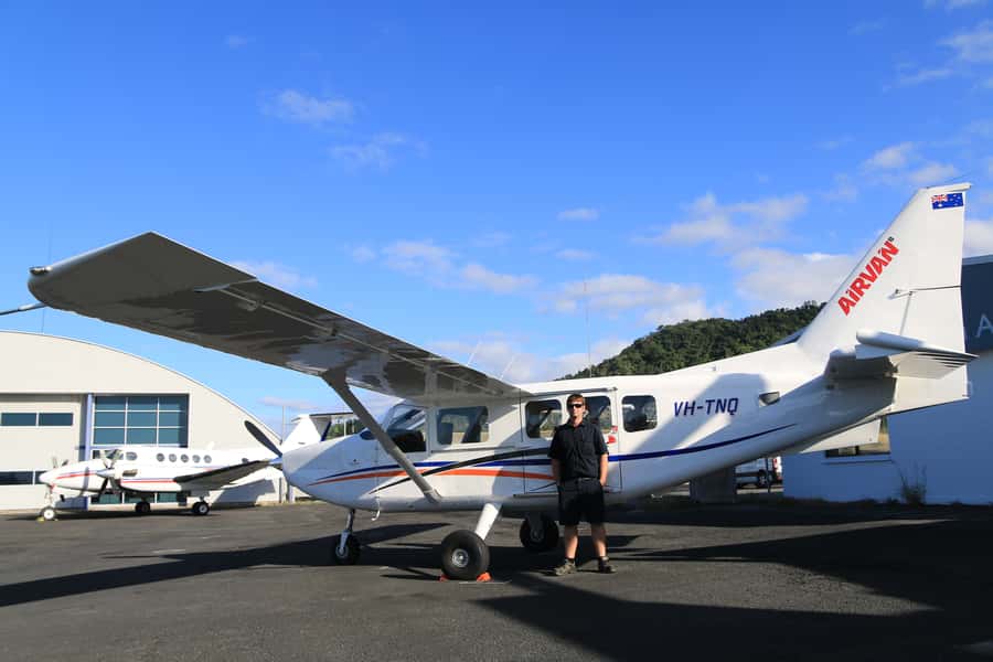 Cairns: Outer Edges of The Great Barrier Reef Scenic Flight - Key details before you book