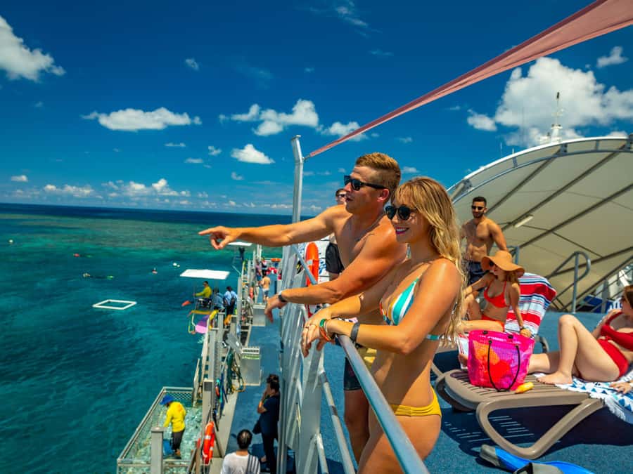 Cairns: Outer Great Barrier Reef Pontoon with Activities - Lunch, Changing Rooms, and Staying Comfortable