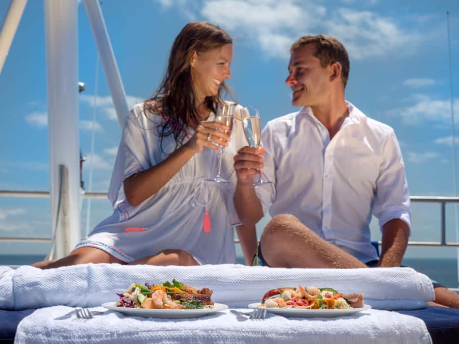 Cairns: Snorkelling and Diving Reef Day Trip - Snorkelling for beginners, families, and nervous swimmers