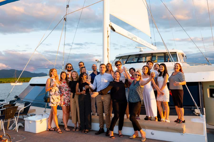 Cairns: Spirit of Cairns Dinner Cruise - Service, music, and the feel of the evening