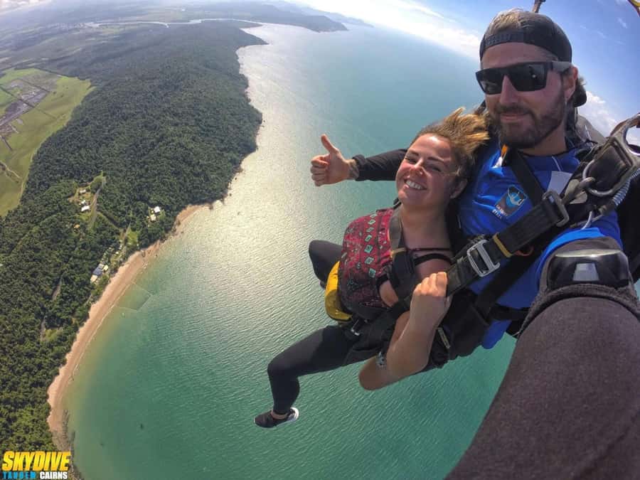 Cairns: Tandem Skydive - The trip from Cairns to the jump area