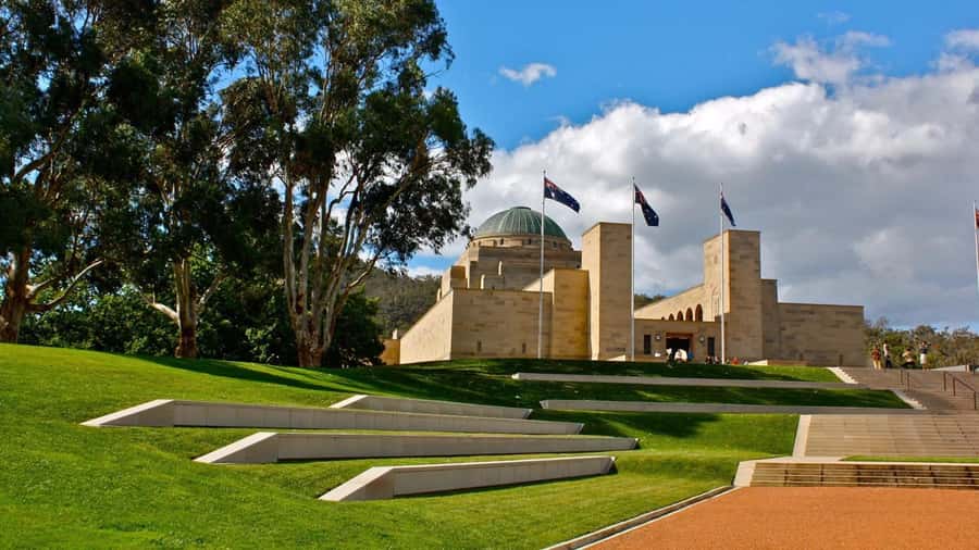 Canberra: City Highlights Day Tour with Entrance Fees - Why this tour works for a first day in Canberra