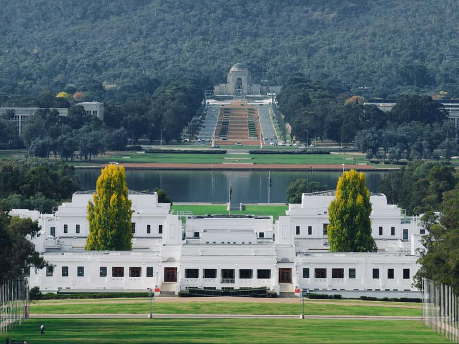 Canberra: City Highlights Day Tour with Entrance Fees - Mount Ainslie Lookout: begin with the big picture