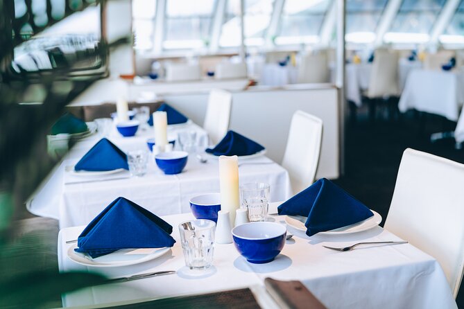 Charles Darwin Dinner Cruise - Staff, service, and the mood onboard