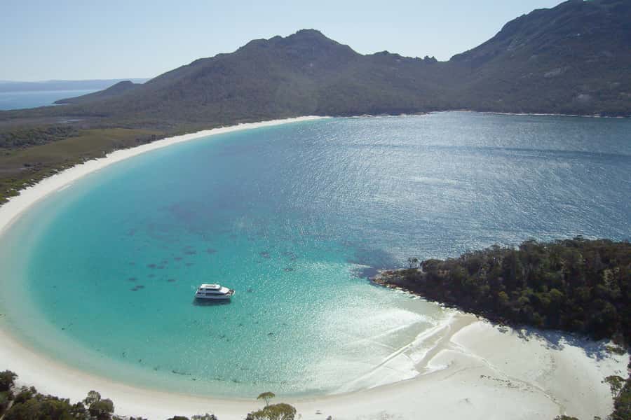 Coles Bay: Wineglass Bay Adults-Only Cruise with Lunch - Seeing Wineglass Bay from the water