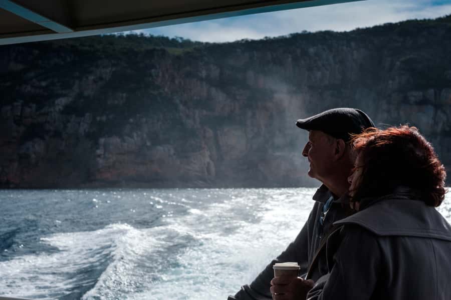 Coles Bay: Wineglass Bay Adults-Only Cruise with Lunch - Comfort, service, and motion on the boat