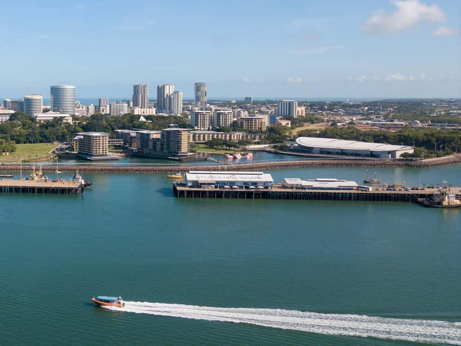 Darwin: 1-Hour Bombing of Darwin Cruise - Commentary, pacing, and sound quality