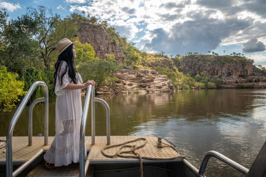 Darwin: 4-Day Kakadu Katherine Gorge Cultural Experience - Ubirr after the heat of the day