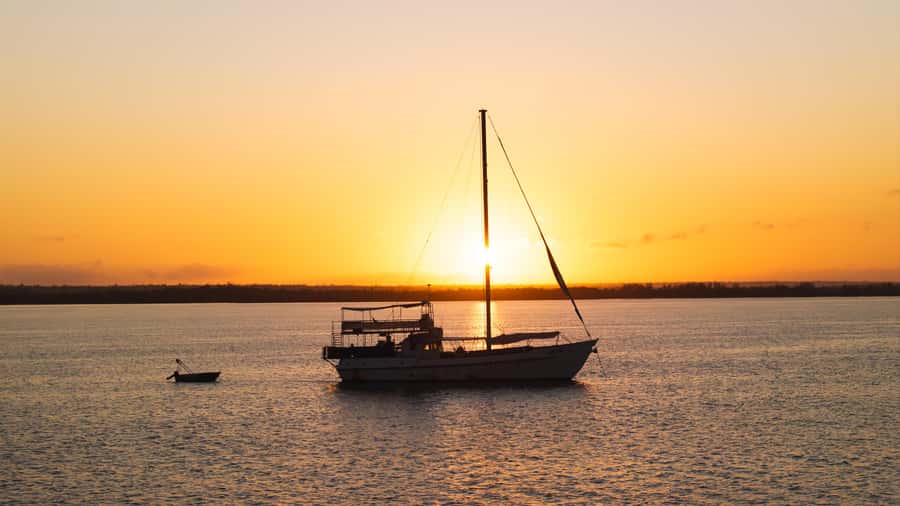 Darwin: Cape Adieu Sunset Cruise with 4-Course Dinner - Boarding at Stokes Hill Wharf before sunset